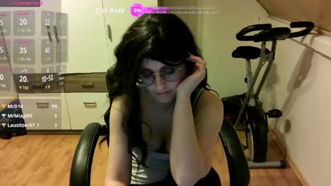 secretmia94 online show from April 22, 6:42 pm