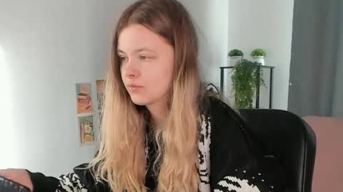 secrettier online show from April 3, 5:05 am