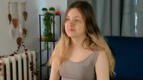 secrettier online show from April 25, 5:21 am