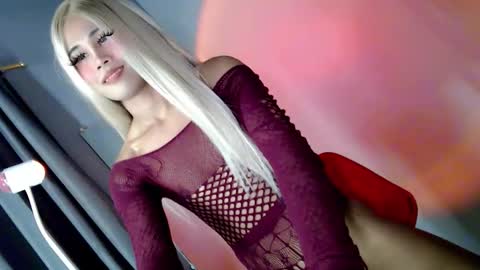 Snapshot of seduce_and_surrender chatting on October 9, 6:00 am YU RI online show from October 9, 6:00 am