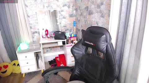 Snapshot of seduction_of_medusaxx chatting on February 7, 4:48 am Medusa online show from February 7, 4:48 am