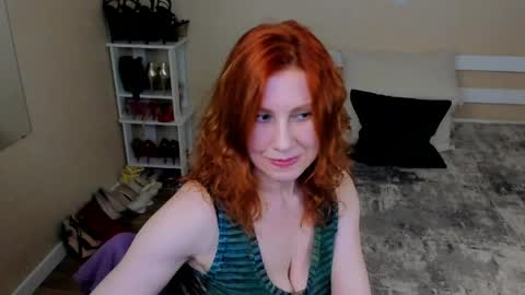 seductive_foxy_ online show from May 22, 6:24 pm
