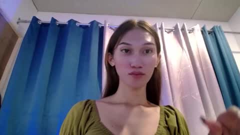Snapshot of seductive_kimxxx chatting on May 27, 5:37 am your miss universe kim online show from May 27, 5:37 am