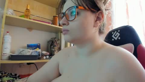 seductive_she_wolf online show from April 19, 2:38 pm