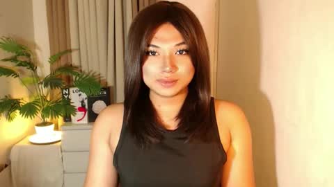 Deluxe online show from December 18, 3:18 pm