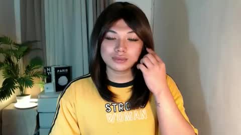 Deluxe online show from February 22, 10:41 pm