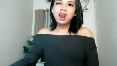 Snapshot of seductivedeluxe69 chatting on June 25, 8:57 pm Deluxe online show from June 25, 8:57 pm