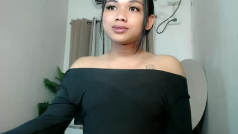 Snapshot of seductivedeluxe69 chatting on June 30, 6:53 pm Deluxe online show from June 30, 6:53 pm