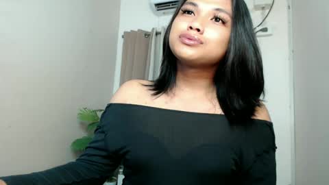 Snapshot of seductivedeluxe69 chatting on July 15, 10:15 pm Deluxe online show from July 15, 10:15 pm