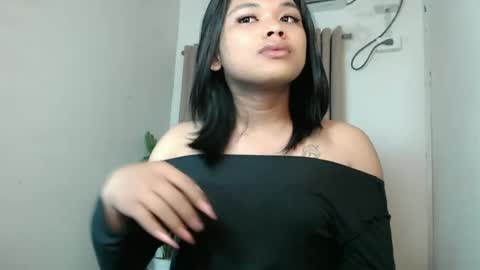 Snapshot of seductivedeluxe69 chatting on July 19, 9:13 am Deluxe online show from July 19, 9:13 am