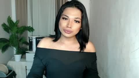 Snapshot of seductivedeluxe69 chatting on July 28, 7:39 pm Deluxe online show from July 28, 7:39 pm