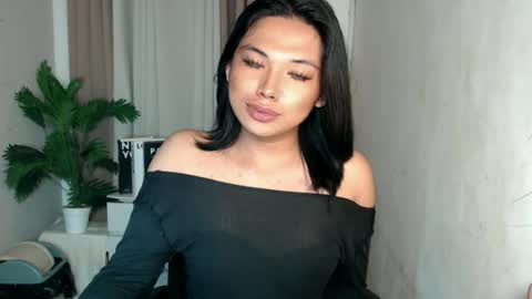 Snapshot of seductivedeluxe69 chatting on July 29, 8:56 am Deluxe online show from July 29, 8:56 am