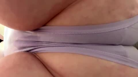 Snapshot of seductivekittydeluxe chatting on November 8, 9:09 am seductivekittydeluxe online show from November 8, 9:09 am