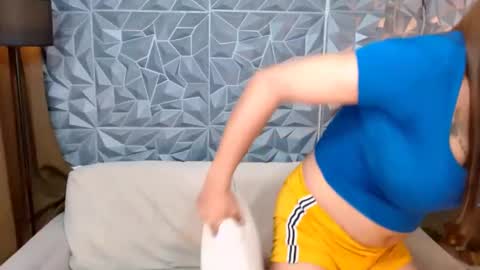 Snapshot of seductivelatina69 chatting on February 20, 3:41 pm Lala online show from February 20, 3:41 pm