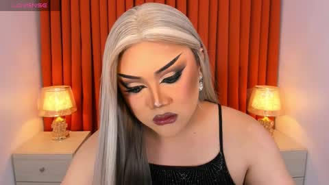 Natalie Mefford online show from February 25, 3:27 pm