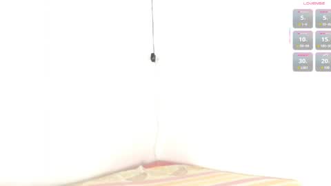 Estefany online show from April 22, 1:01 pm