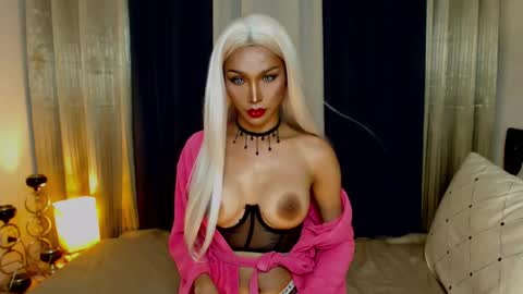 KATARINA LUST online show from December 23, 8:11 am