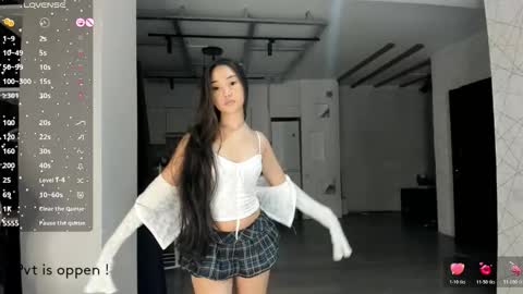 Akira Youri online show from October 30, 1:01 pm