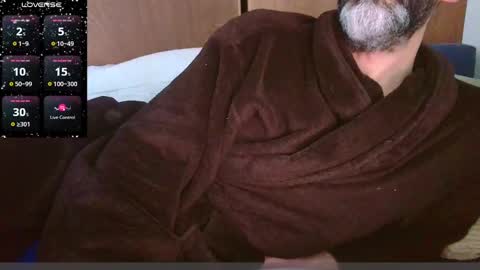 Snapshot of seewolf1000 chatting on December 27, 8:13 am seewolf1000 online show from December 27, 8:13 am