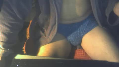 Snapshot of seigneurdc09 chatting on September 24, 7:12 am seigneurdc09 online show from September 24, 7:12 am