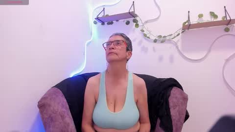 Selena online show from November 13, 8:19 pm