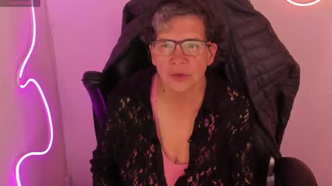 Selena online show from April 14, 11:16 am