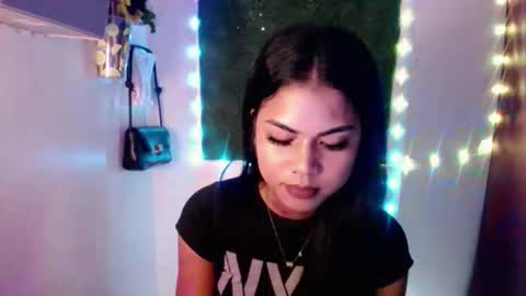 selena_fox2000 online show from April 21, 1:42 am