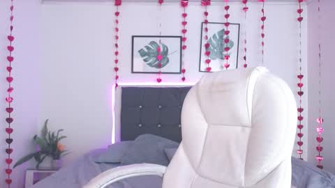 Selena online show from March 12, 4:24 pm