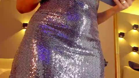 Selena online show from April 3, 10:13 am