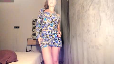 Selena online show from November 16, 3:39 pm