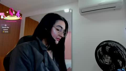 Snapshot of selena_rous chatting on September 25, 1:37 pm Selena Rous online show from September 25, 1:37 pm