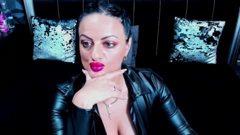 Selene online show from December 23, 8:55 am