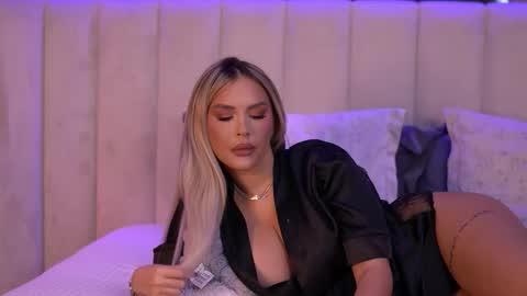 Selena online show from January 8, 8:38 am