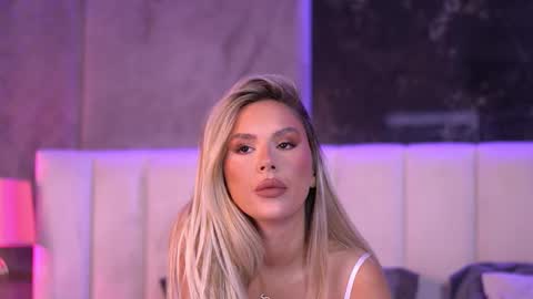 Selena online show from March 17, 8:39 am