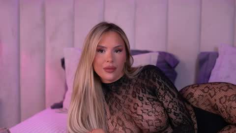 Selena online show from March 20, 8:52 am