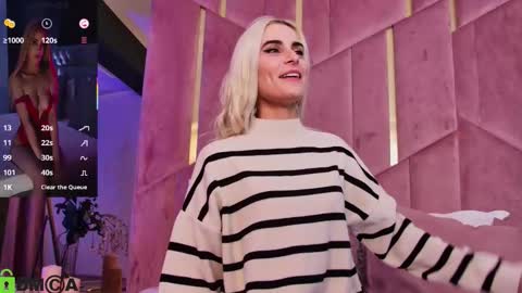 Snapshot of selenadaze chatting on November 19, 5:07 am Selena online show from November 19, 5:07 am