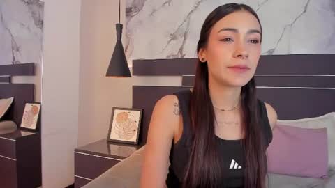 Snapshot of selenarosee_ chatting on June 10, 1:21 pm Selena online show from June 10, 1:21 pm