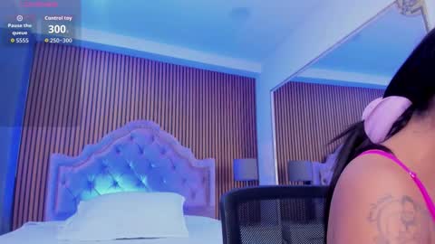 selenastonne online show from October 28, 8:11 pm