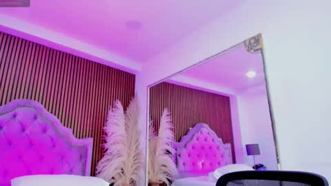 Snapshot of selenastonne chatting on December 21, 2:24 pm selenastonne online show from December 21, 2:24 pm