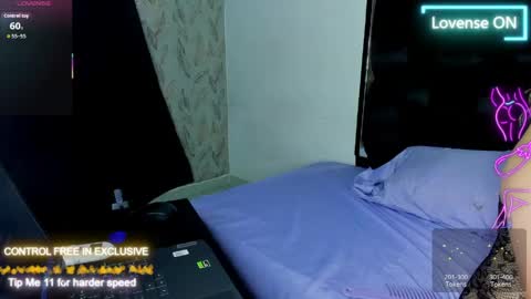 Snapshot of selene_cute05 chatting on June 8, 9:48 pm selene_cute05 online show from June 8, 9:48 pm