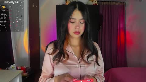Snapshot of selene_e chatting on March 1, 11:58 pm Karol. online show from March 1, 11:58 pm