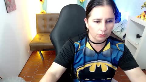 Snapshot of selene_mom chatting on February 22, 2:08 pm selene online show from February 22, 2:08 pm