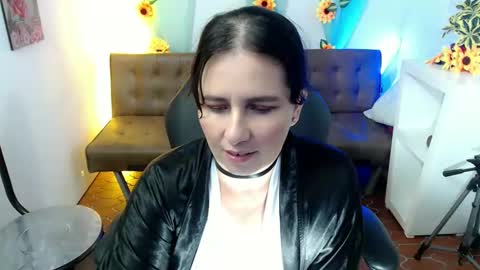 Snapshot of selene_mom chatting on March 4, 2:10 pm selene online show from March 4, 2:10 pm