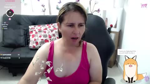 Snapshot of selene_mom chatting on May 1, 3:16 pm selene online show from May 1, 3:16 pm