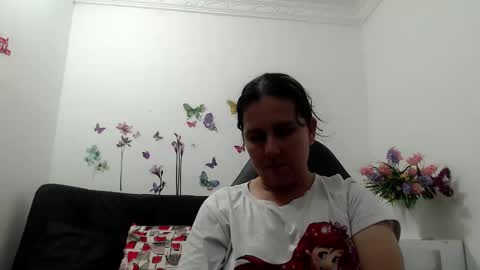 Snapshot of selene_mom chatting on May 16, 1:21 pm selene online show from May 16, 1:21 pm