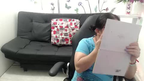 Snapshot of selene_mom chatting on June 1, 3:14 pm selene online show from June 1, 3:14 pm
