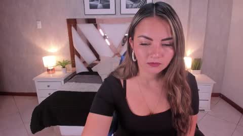 Snapshot of selene_velvett chatting on March 13, 12:45 pm Selene online show from March 13, 12:45 pm