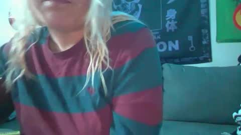 Snapshot of selenebaby chatting on February 21, 5:09 pm Selene online show from February 21, 5:09 pm