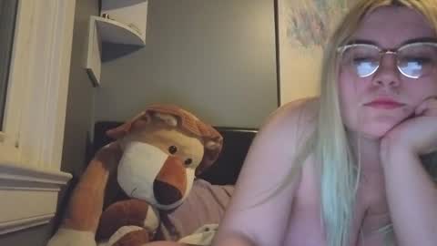 Selene online show from April 10, 3:45 am