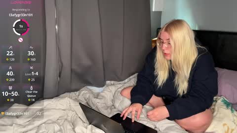 Selene online show from April 23, 10:58 am